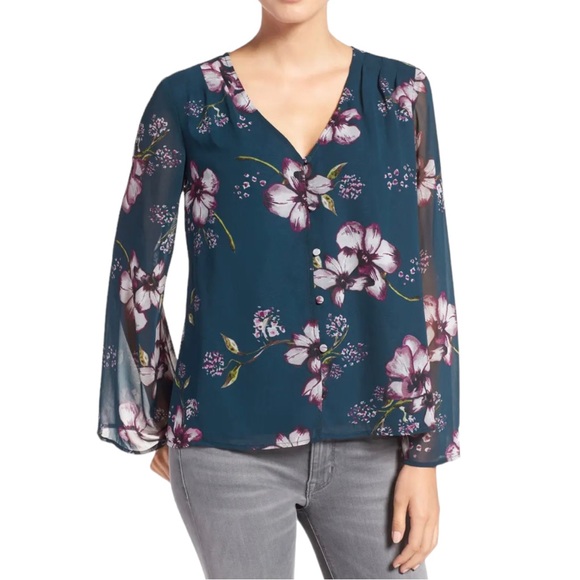 Cupcakes & Cashmere Tibet Floral V-Neck Button 3/4 Sleeve Blouse size Medium - Picture 1 of 15